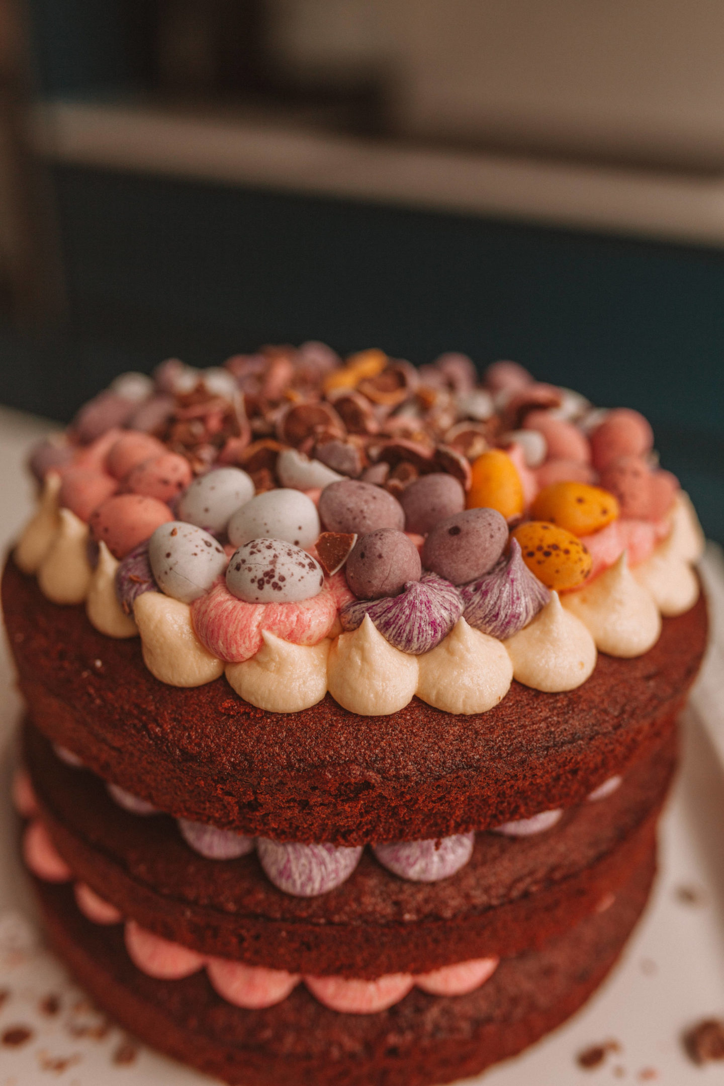 mini_egg_chocolate_cake_3